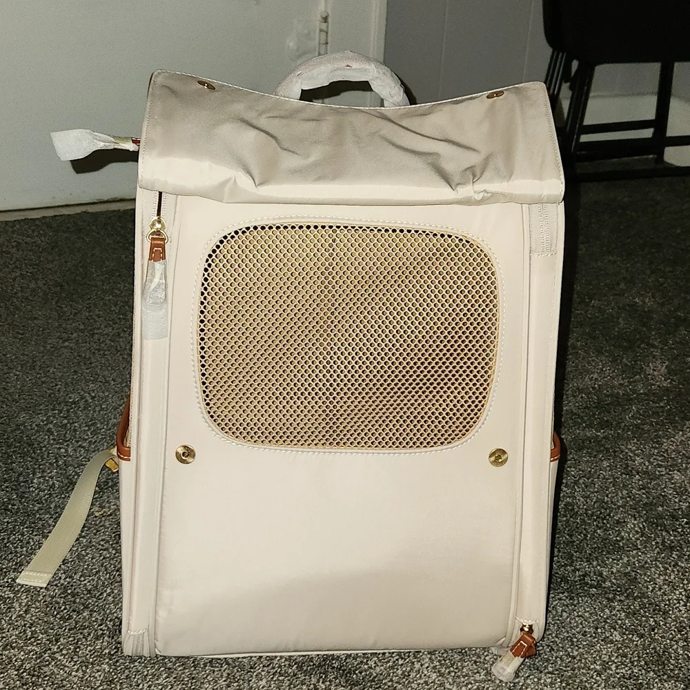 NEW, VERY NICE, NEVER USED VOOCOO Small Pet Carrier Backpack...Cat, Dog, etc.